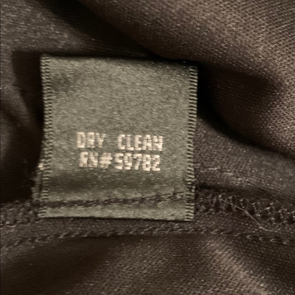 Adrianna Papell Occasions Layered Black Dr… - Picture 7 of 8